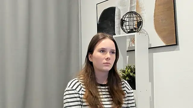 Snapshot of GenevieNyreen chatting on January 15, 2026, 7:13 am GenevieNyreen online show from January 15, 2026, 7:13 am