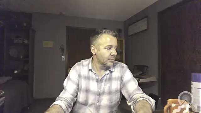 chrisw8140 online show from March 26, 2026, 1:11 am