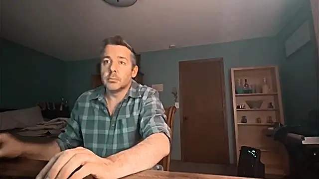 chrisw8140 online show from April 18, 2026, 2:59 am