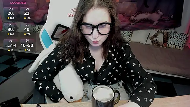 KiraDuvall online show from February 5, 2026, 5:06 pm