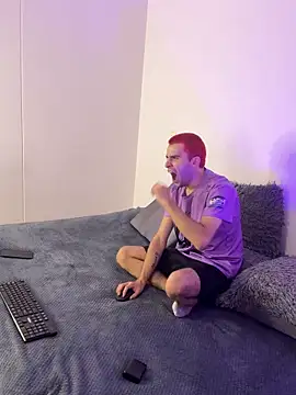 Snapshot of Noyrx chatting on February 14, 2026, 9:11 pm Noyrx online show from February 14, 2026, 9:11 pm