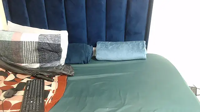 Cutebootyxx online show from April 9, 2026, 7:41 pm