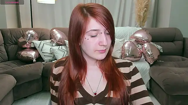 Snapshot of Polly_Sweet chatting on February 12, 2026, 6:47 pm Polly Sweet online show from February 12, 2026, 6:47 pm