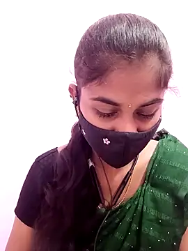 Snapshot of Tamil_Hot_RoyalQueen chatting on May 7, 2026, 5:29 pm Tamil Hot RoyalQueen online show from May 7, 2026, 5:29 pm