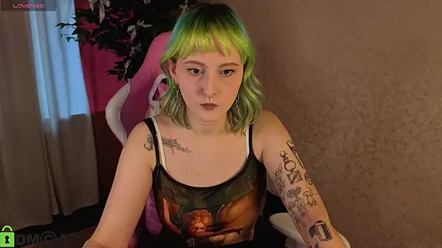 Snapshot of Roziett_Belle chatting on January 18, 2026, 9:13 am Roziett Belle online show from January 18, 2026, 9:13 am