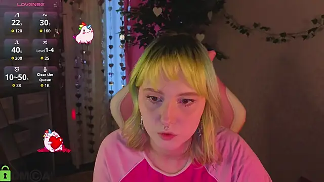 Snapshot of Roziett_Belle chatting on February 16, 2026, 9:05 am Roziett Belle online show from February 16, 2026, 9:05 am