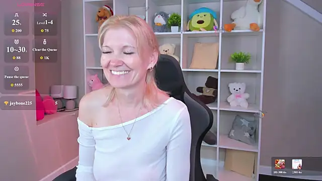 Julie Lucas online show from July 14, 2026, 10:21 am