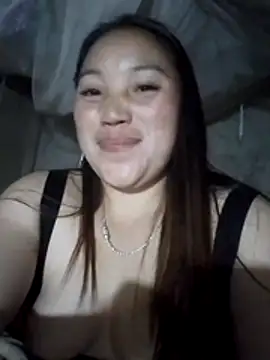 LingLing002 online show from January 18, 2026, 5:44 am