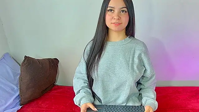 Anniecute   online show from April 15, 2026, 5:42 pm