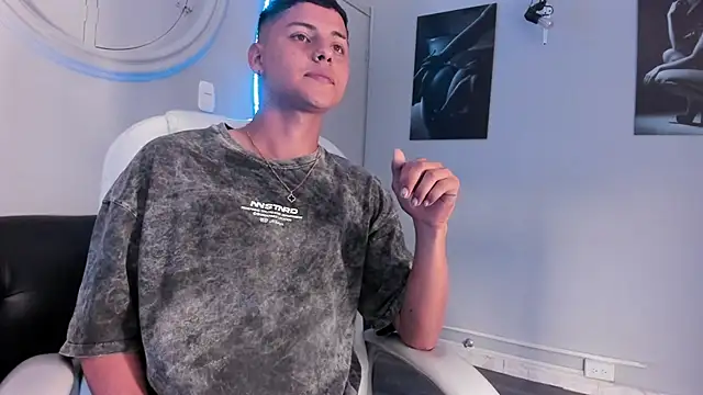 Snapshot of Liam9_ chatting on January 15, 2026, 2:49 am Liam9 online show from January 15, 2026, 2:49 am