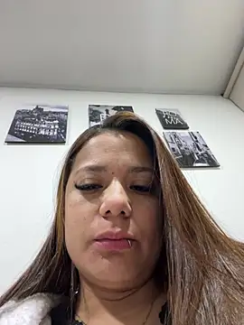 Pretty  Milf online show from March 15, 2026, 9:59 am