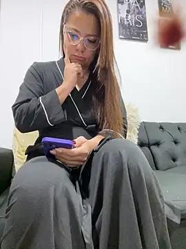 Pretty  Milf online show from May 29, 2026, 10:24 am