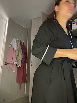 Pretty  Milf online show from June 11, 2026, 12:58 pm