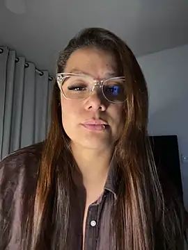 Pretty  Milf online show from June 14, 2026, 11:18 pm