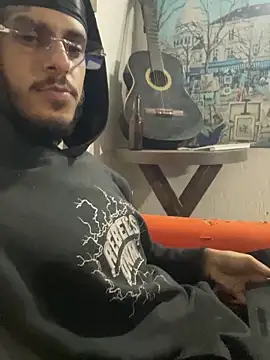 Snapshot of liyamjunior chatting on February 21, 2026, 6:14 am liyamjunior online show from February 21, 2026, 6:14 am