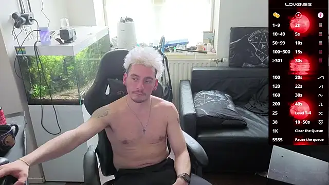 Rayzel White online show from April 4, 2026, 11:51 am