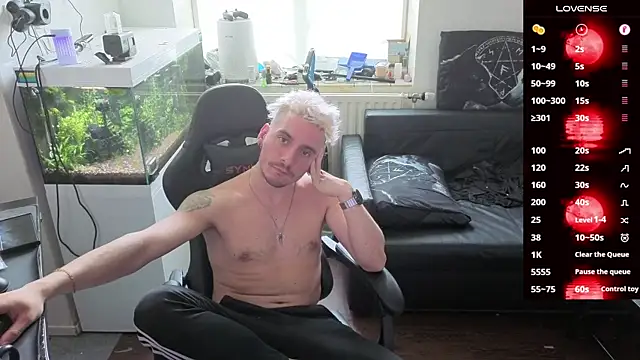 Rayzel White online show from April 10, 2026, 3:06 pm