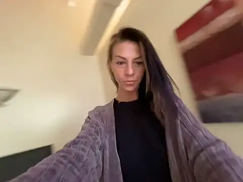 tastemecaroline online show from June 12, 2026, 6:07 pm