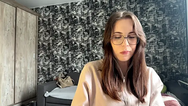 JanelleCourville online show from March 3, 2026, 10:32 am