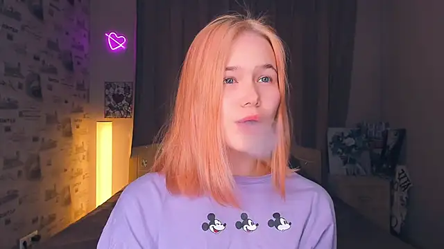 Snapshot of OwlLynn chatting on February 19, 2026, 8:21 am OwlLynn online show from February 19, 2026, 8:21 am