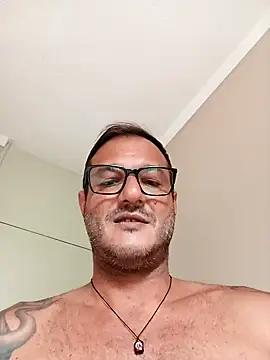 Snapshot of tio-roludo chatting on February 2, 2026, 3:44 pm tio-roludo online show from February 2, 2026, 3:44 pm