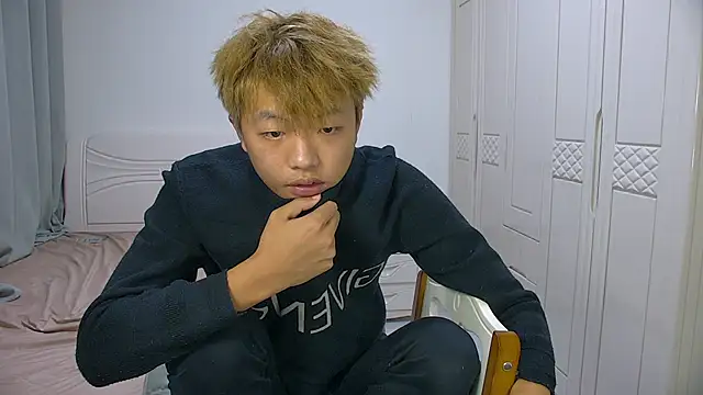 Chocolates-001 online show from February 23, 2026, 11:18 am