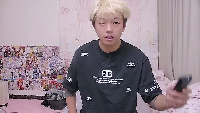 Chocolates-001 online show from April 26, 2026, 12:03 pm