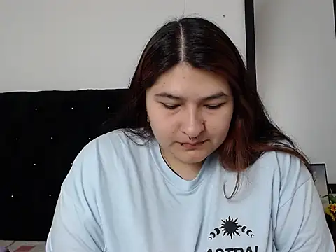 Snapshot of LauraHorny69 chatting on February 8, 2026, 1:36 pm LauraHorny69 online show from February 8, 2026, 1:36 pm