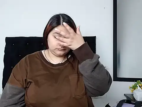 Snapshot of LauraHorny69 chatting on February 28, 2026, 1:01 pm LauraHorny69 online show from February 28, 2026, 1:01 pm