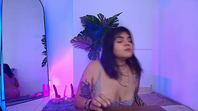 Dakota-bluu online show from February 5, 2026, 4:55 pm