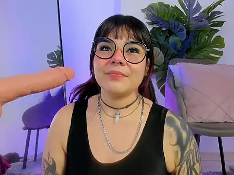 Dakota-bluu online show from February 17, 2026, 3:19 pm