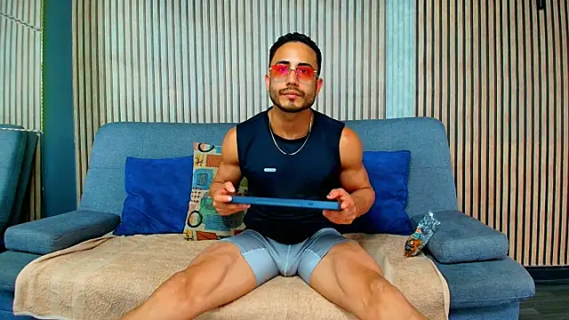 Vans Ross online show from March 10, 2026, 6:57 pm