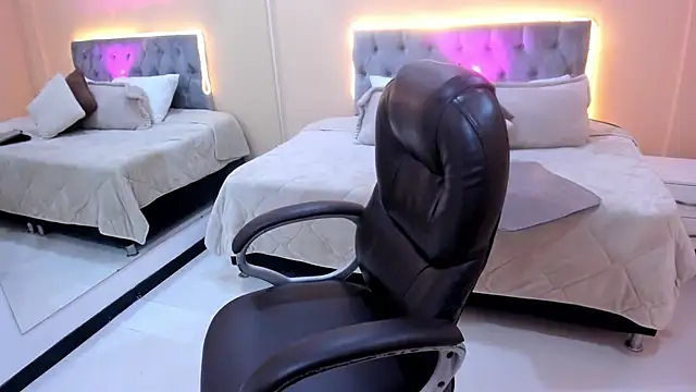 Snapshot of Bela_Craxkerr chatting on March 3, 2026, 12:33 pm Bela Craxkerr online show from March 3, 2026, 12:33 pm