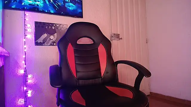 pauldocux  online show from January 15, 2026, 3:55 am