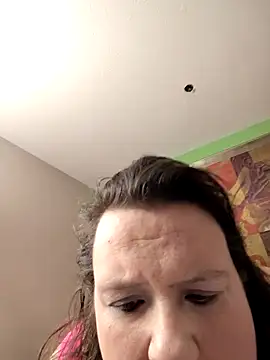 Snapshot of luvbug28 chatting on March 9, 2026, 3:10 am luvbug28 online show from March 9, 2026, 3:10 am