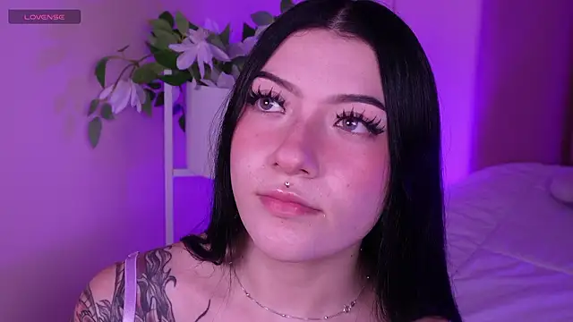 Snapshot of Dolcexx_ chatting on February 4, 2026, 8:25 pm Dolcexx online show from February 4, 2026, 8:25 pm