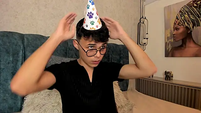 Alhan Twink online show from June 2, 2026, 5:42 am