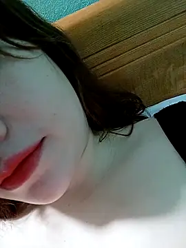 lylinhjim online show from February 23, 2026, 7:50 am