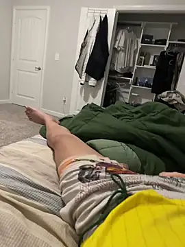 Snapshot of Tom32828 chatting on February 19, 2026, 7:59 am Tom32828 online show from February 19, 2026, 7:59 am