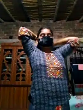 Hot Sweeti online show from April 1, 2026, 1:34 pm