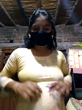 Hot Sweeti online show from April 8, 2026, 9:20 am