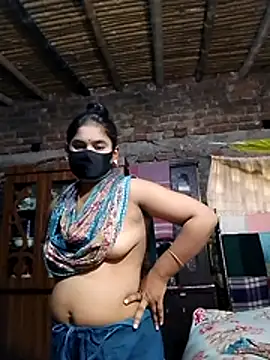 Snapshot of Hot_Sweeti chatting on August 5, 2026, 9:56 am Hot Sweeti online show from August 5, 2026, 9:56 am