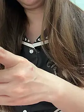 Snapshot of Donna9696 chatting on April 2, 2026, 1:53 pm Donna9696 online show from April 2, 2026, 1:53 pm