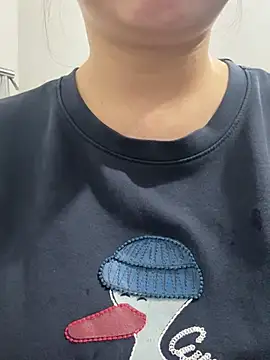 Snapshot of Donna9696 chatting on April 5, 2026, 3:04 am Donna9696 online show from April 5, 2026, 3:04 am