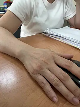 Snapshot of Donna9696 chatting on April 9, 2026, 1:16 am Donna9696 online show from April 9, 2026, 1:16 am