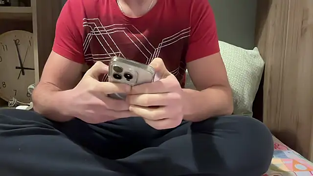 Snapshot of badCecio chatting on January 15, 2026, 4:22 pm badCecio online show from January 15, 2026, 4:22 pm