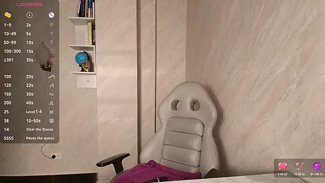 NiccolleHall online show from March 2, 2026, 1:40 pm