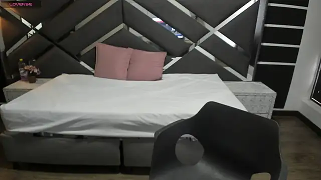 Ambarross  online show from January 16, 2026, 12:09 pm