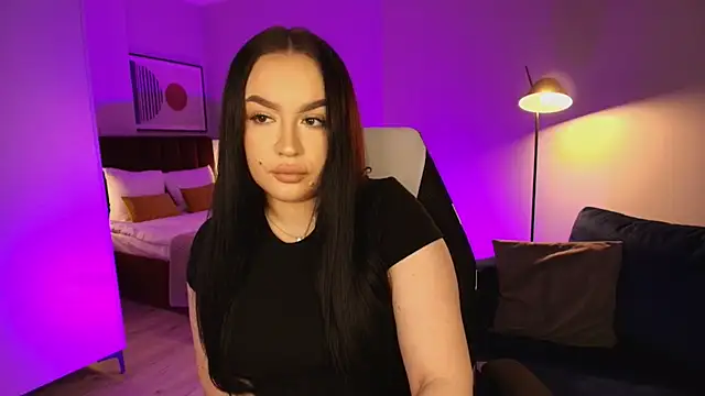 tinafox  online show from February 12, 2026, 8:20 am