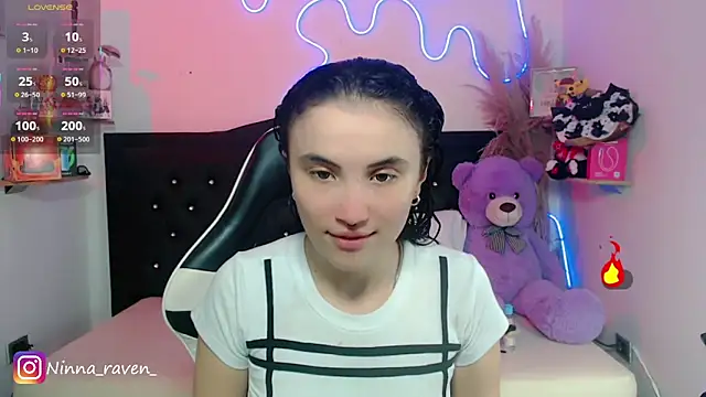 Snapshot of AriaDark chatting on June 13, 2026, 9:02 pm AriaDark online show from June 13, 2026, 9:02 pm